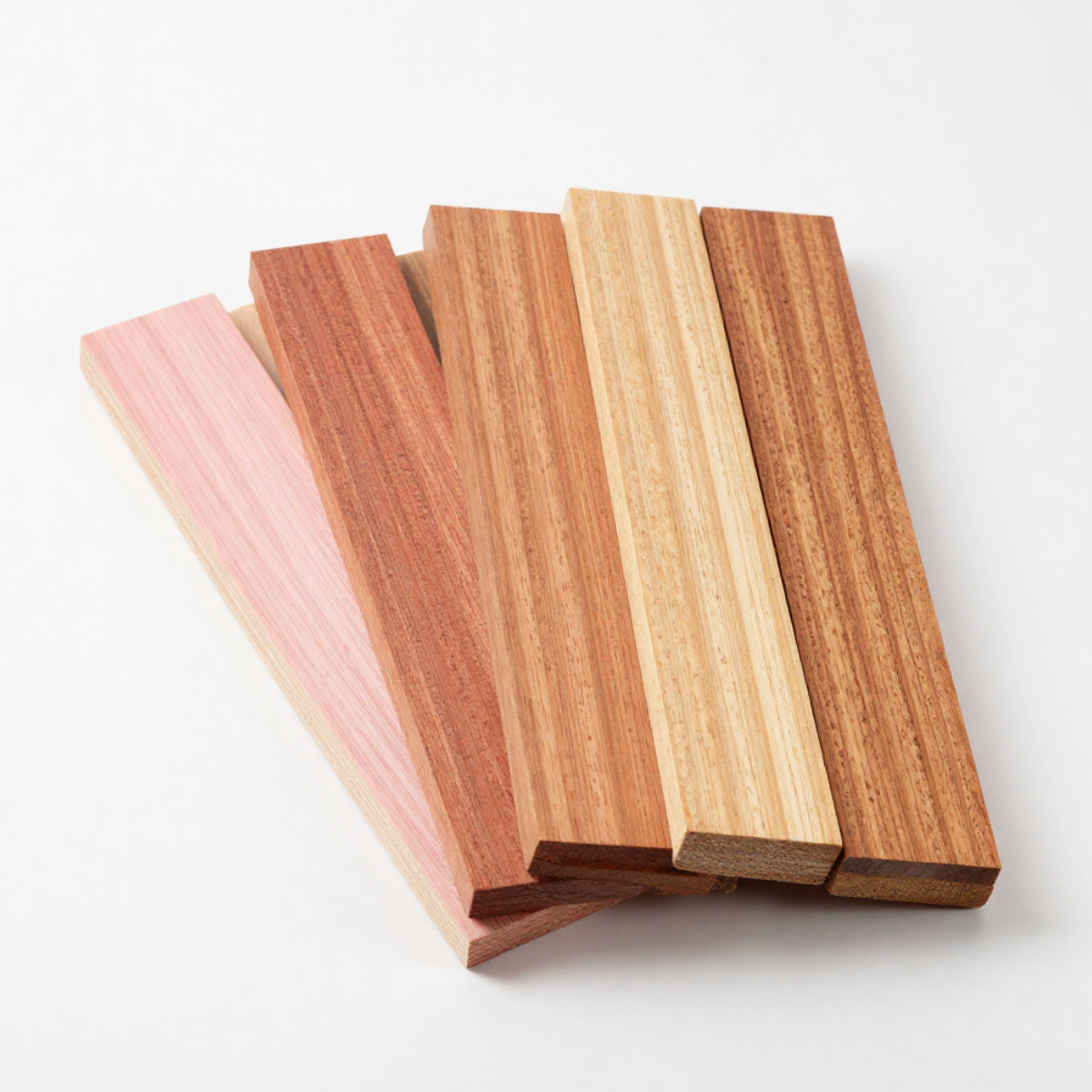 Bois eucalyptus pour terrasse pergola et aménagement extérieur