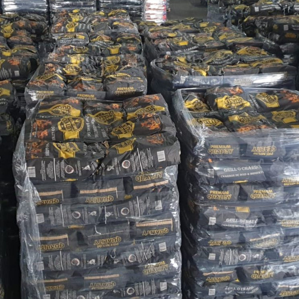Stock de charbon de bois Grill O Charbon prêt à la livraison pour distributeurs, commerces et restauration professionnelle